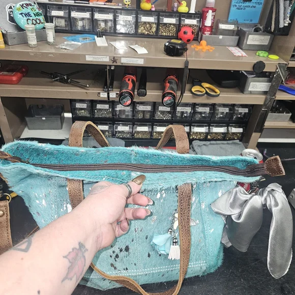 American Darling Turquoise Tote Bag with Brown Leather Accents - Picture 5 of 6